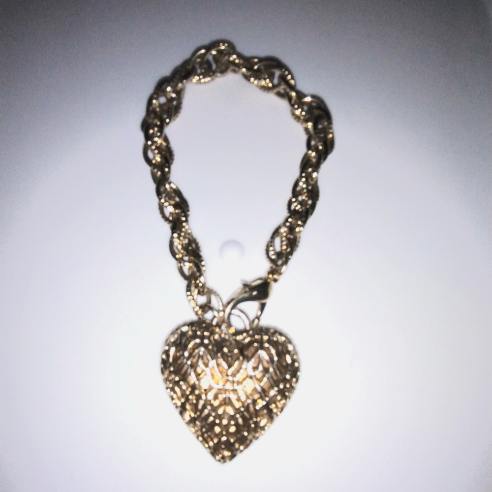 Vintage chunky heart bracelet gold tone